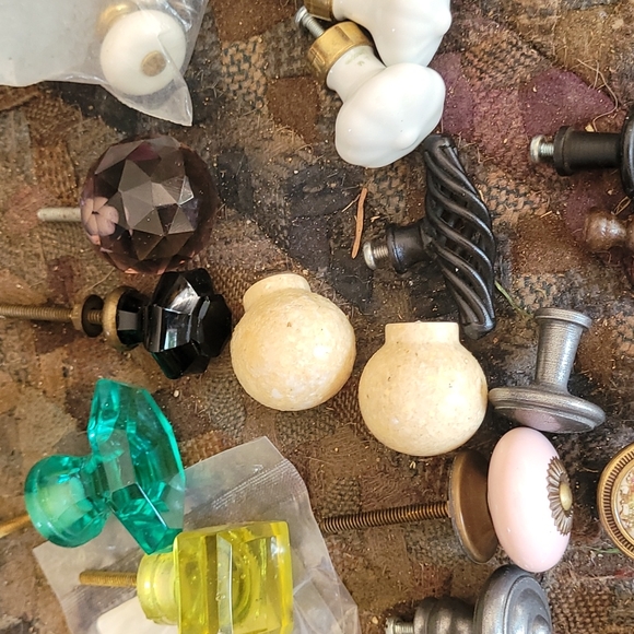 knobs - Picture 4 of 6